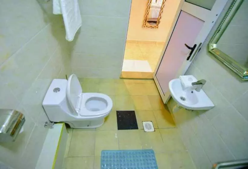 هتل Deuts Four Seasons