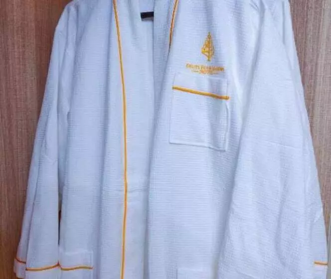 هتل Deuts Four Seasons