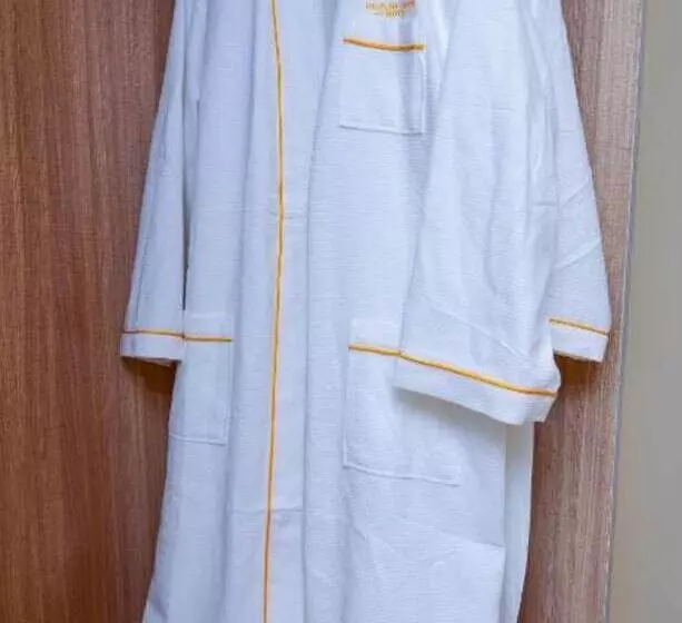 هتل Deuts Four Seasons