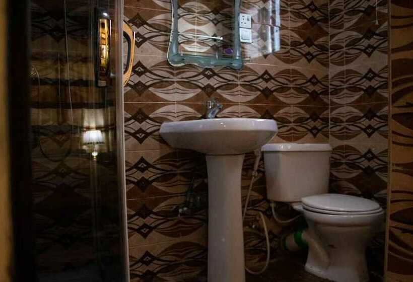 هتل Ralph And Comfort Luxury Suites