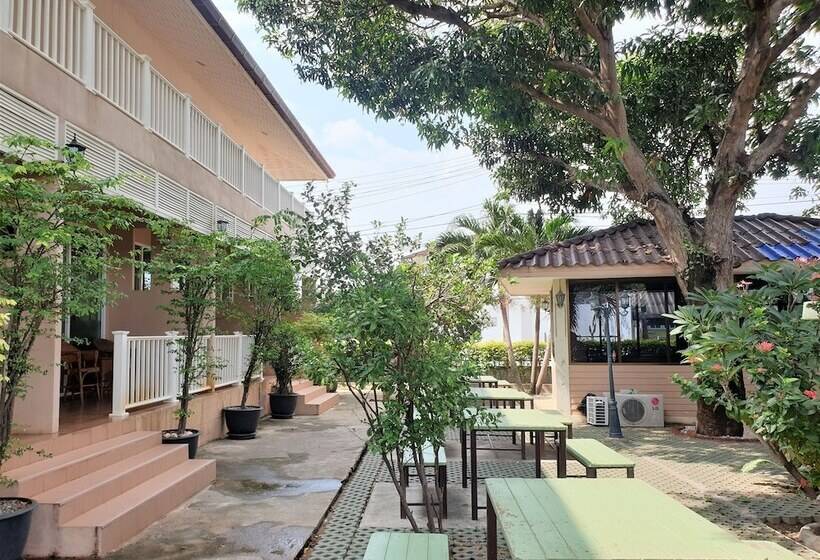 Hotel Samanta By The Sea