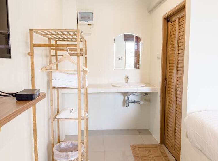 Hotel Samanta By The Sea