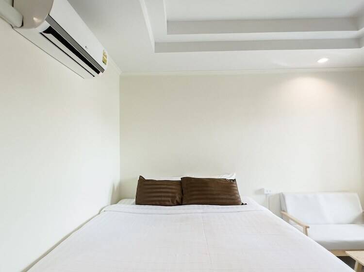 Hotel Samanta By The Sea