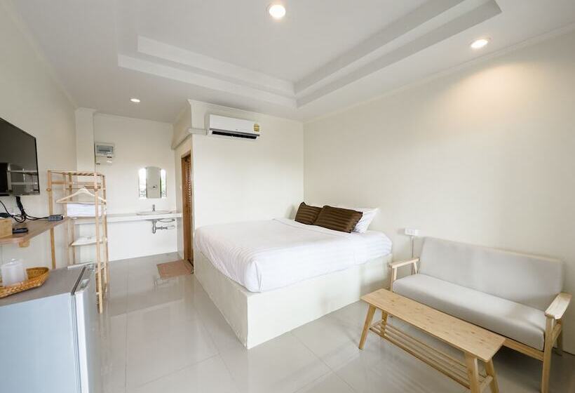 Hotel Samanta By The Sea