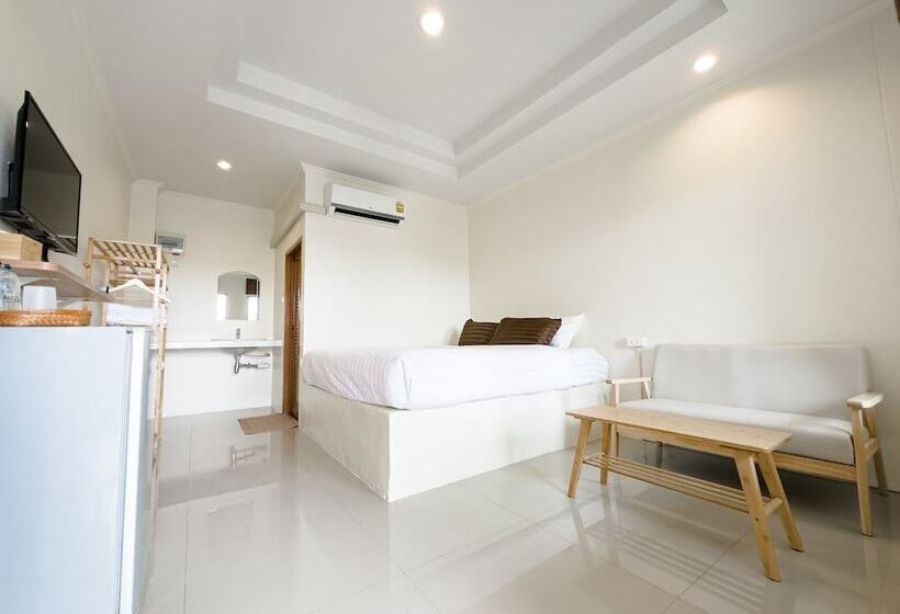 Hotel Samanta By The Sea