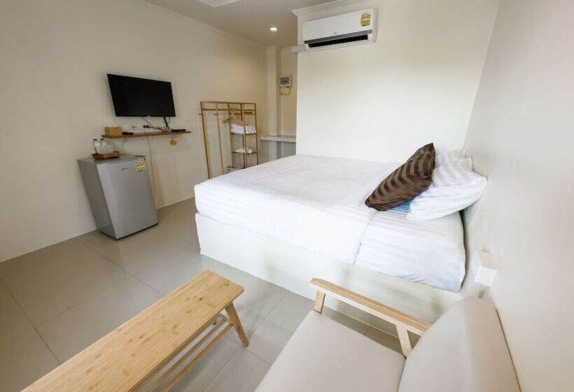 Hotel Samanta By The Sea