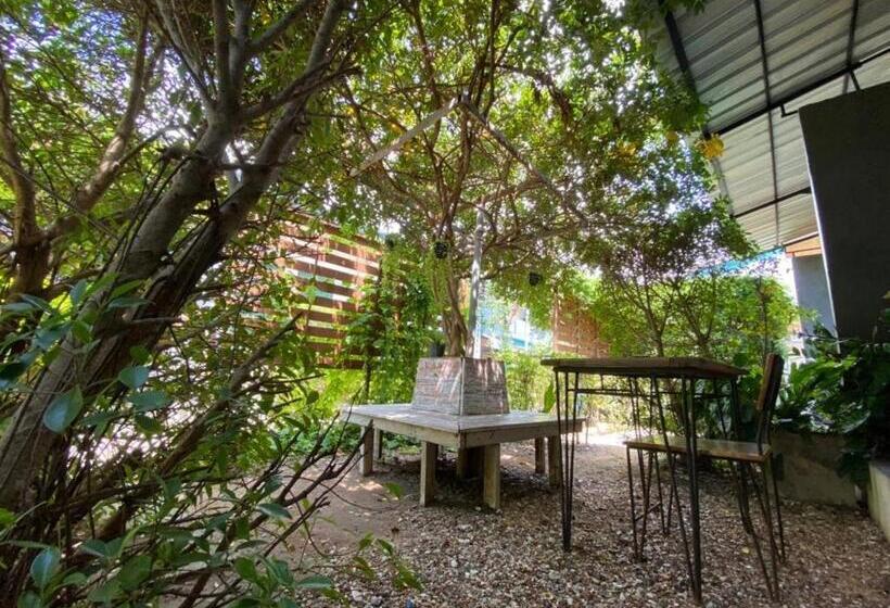 Hotel Samanta By The Sea