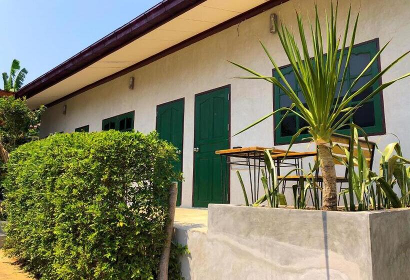 Hotel Samanta By The Sea