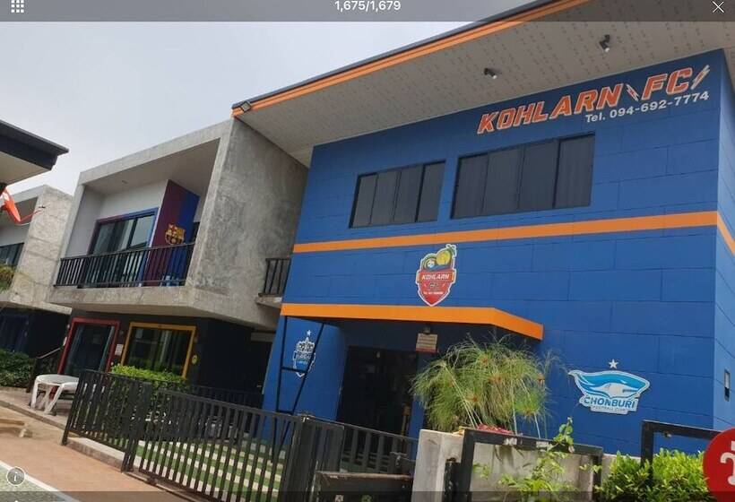 هتل Koh Larn Fc