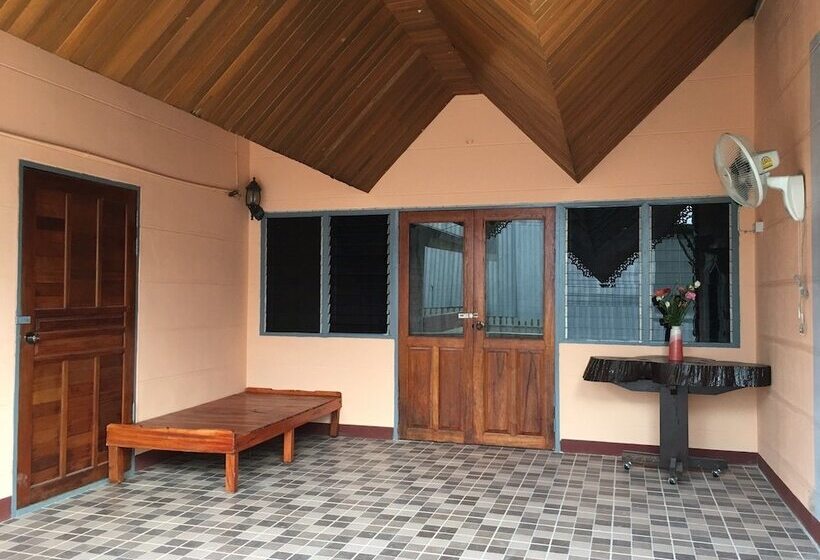 Отель Muangchaem House