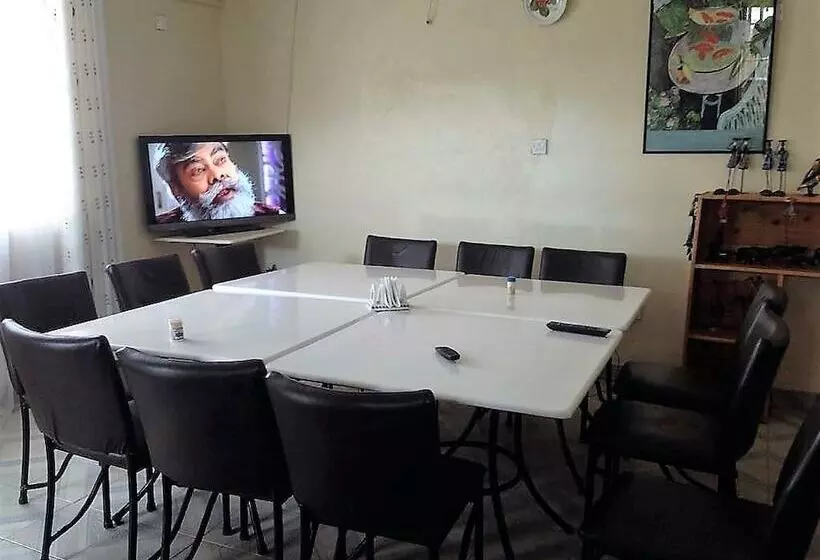 هتل Nairobi Transit Lounge