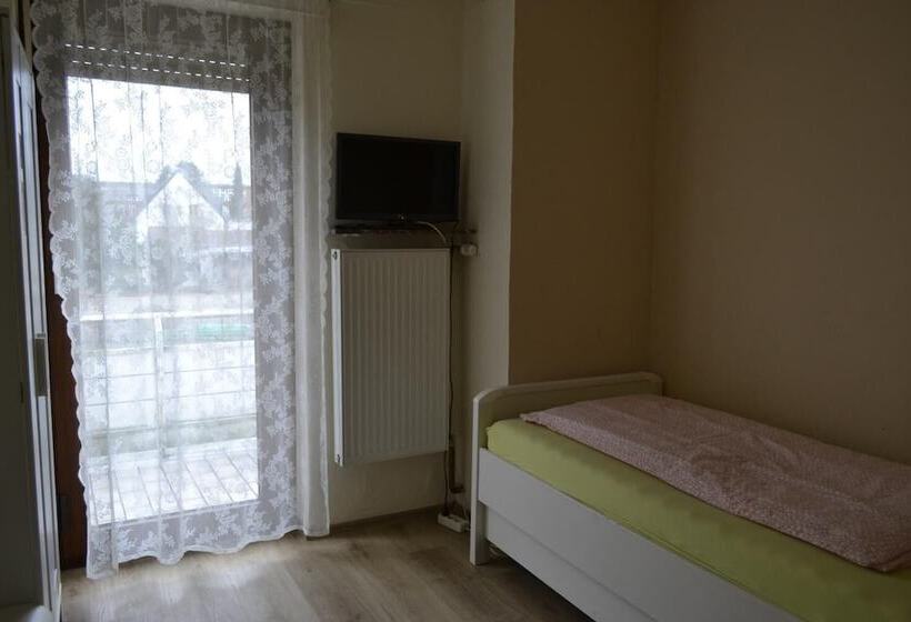 Отель Pension Highway Bünde