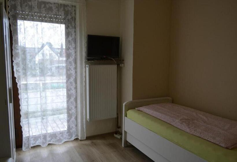 Отель Pension Highway Bünde