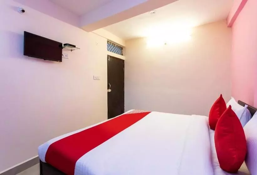 ホテル Decision By Oyo Rooms