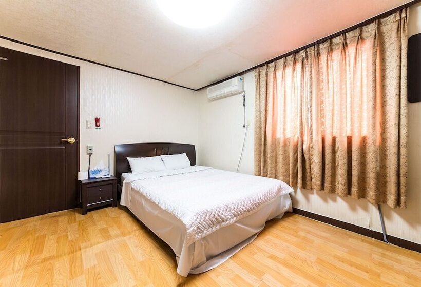Hotel Pocheon Phoenix