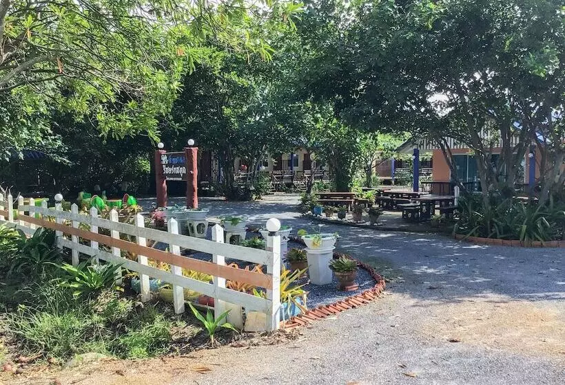 هتل Ban Chomlay Resort Satun