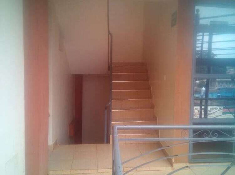 هتل The Trade Centre Guest House