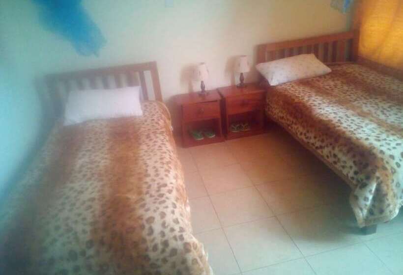 هتل The Trade Centre Guest House