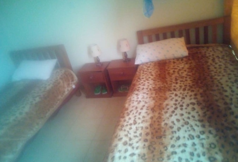 هتل The Trade Centre Guest House