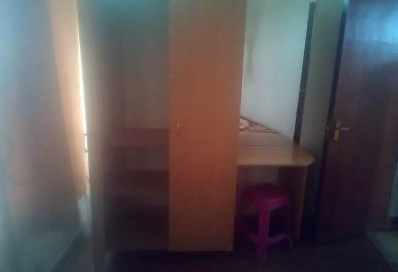 هتل The Trade Centre Guest House