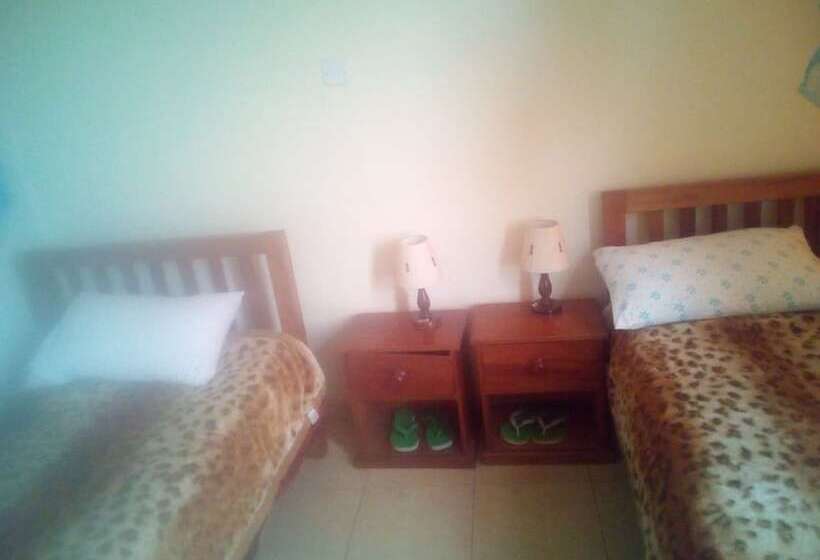 هتل The Trade Centre Guest House