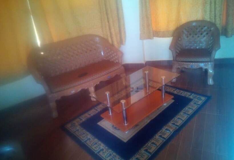 هتل The Trade Centre Guest House