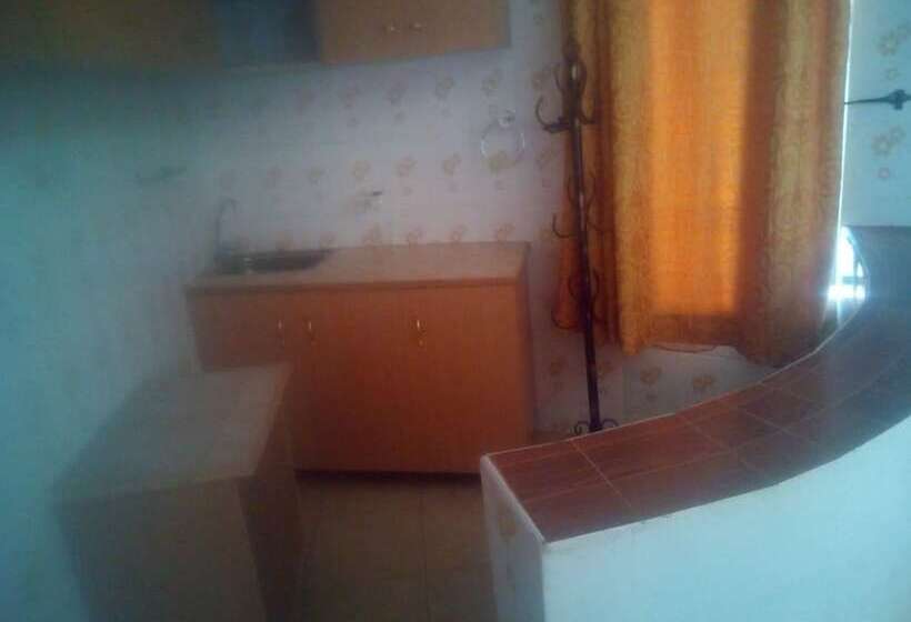 هتل The Trade Centre Guest House