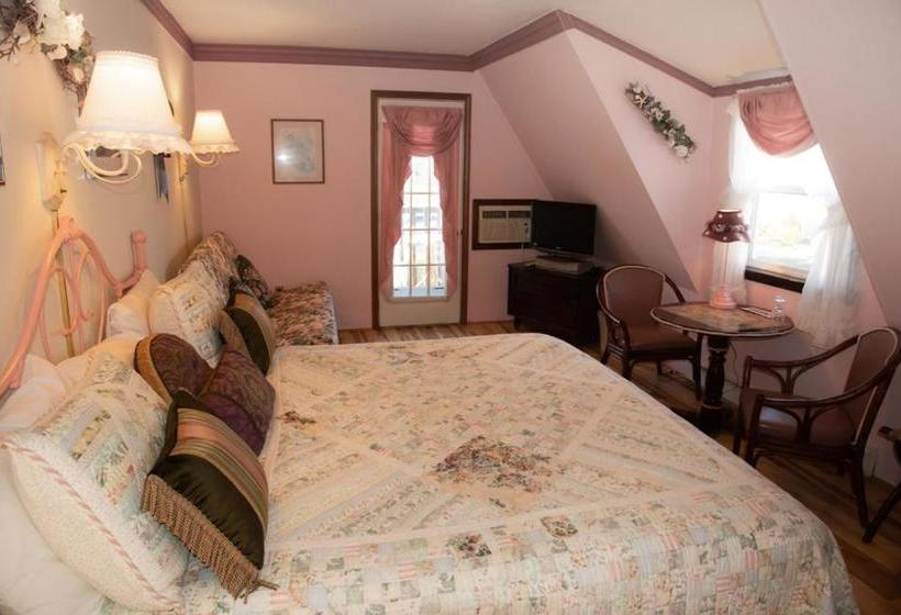 تختخواب و صبحانه A Cape Cod Ocean Manor Inn