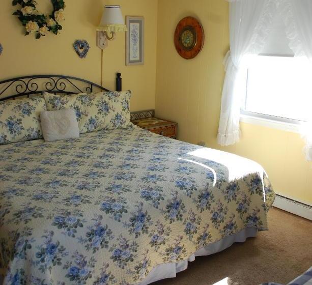 تختخواب و صبحانه A Cape Cod Ocean Manor Inn