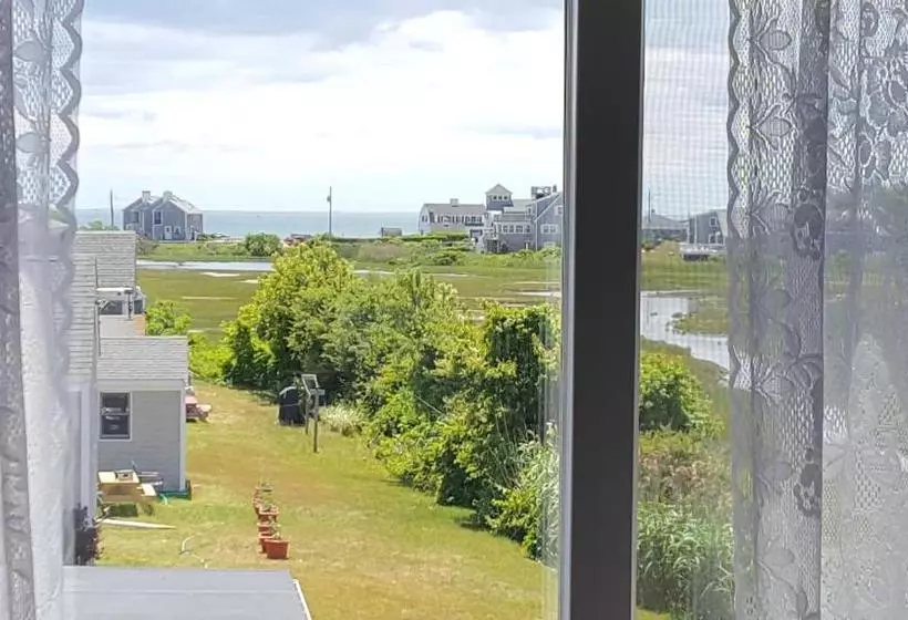 Bed and Breakfast A Cape Cod Ocean Manor Inn