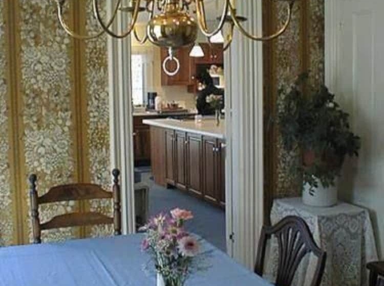 민박 Chetwynd House Inn