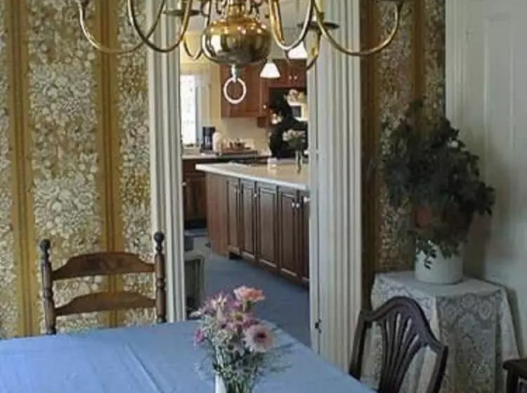 Bed and Breakfast Chetwynd House Inn