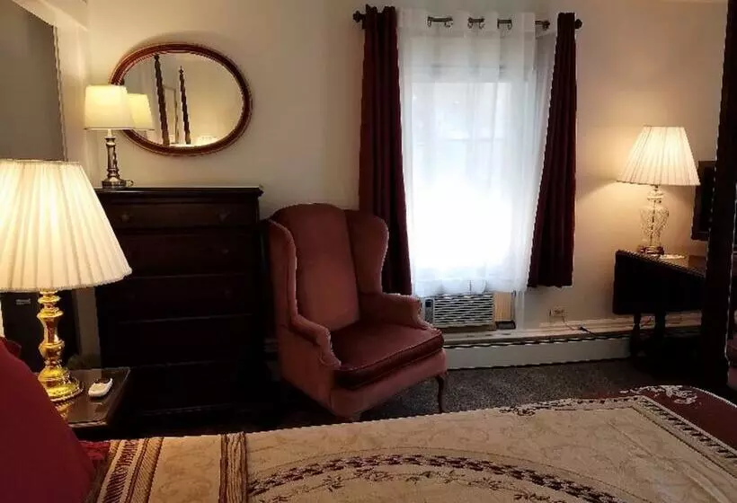 Bed and Breakfast Chetwynd House Inn