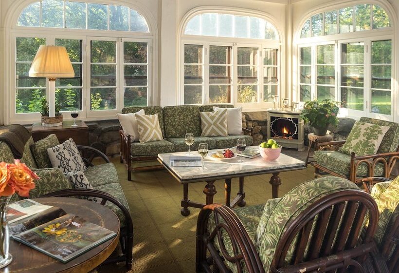 مبيت وإفطار Manor House Inn