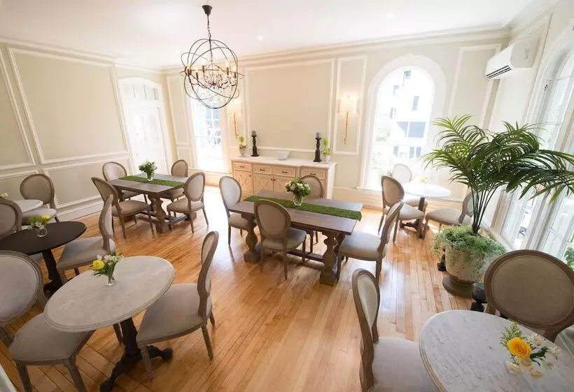 تختخواب و صبحانه Serenity Inn Newport