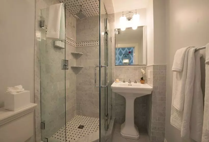 تختخواب و صبحانه Serenity Inn Newport