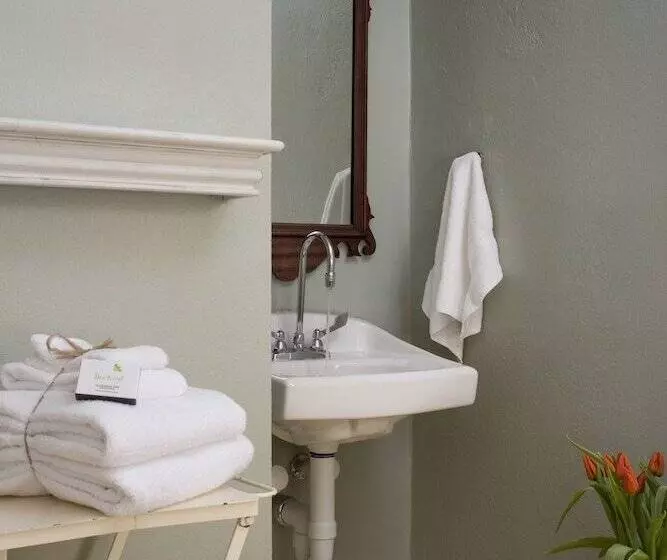 ベッドアンドブレックファースト Fife And Drum Inn