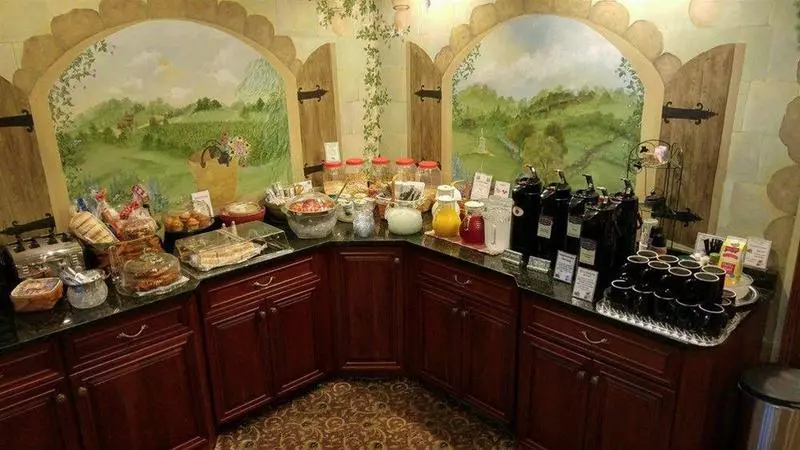 민박 Hearthstone Inn & Suites