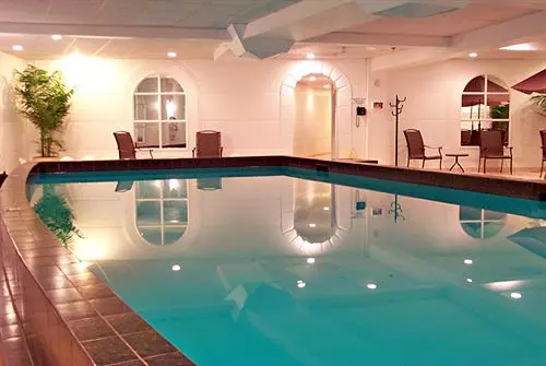 Отель Ambassador Sudbury