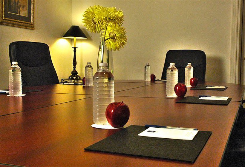 ホテル Ambassador Sudbury