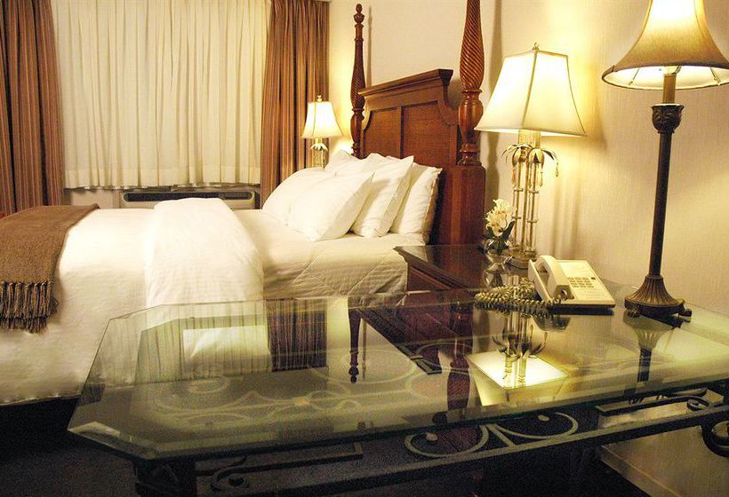 ホテル Ambassador Sudbury