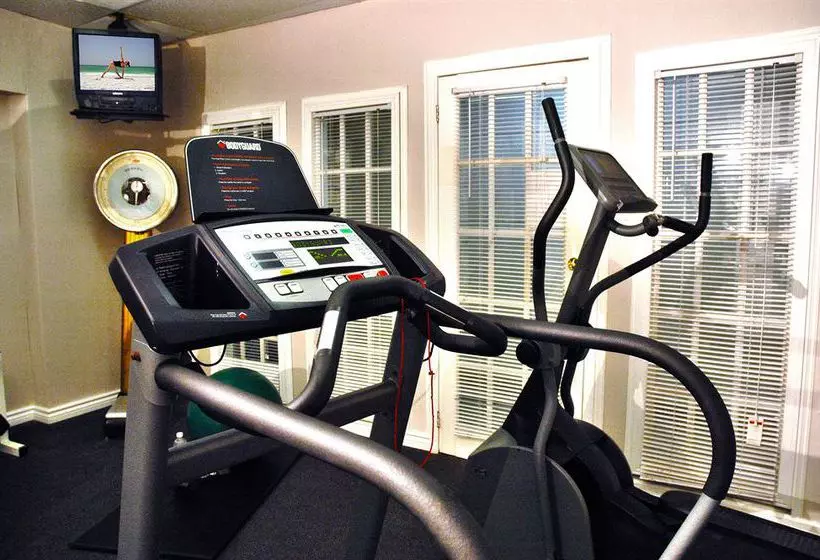 Отель Ambassador Sudbury