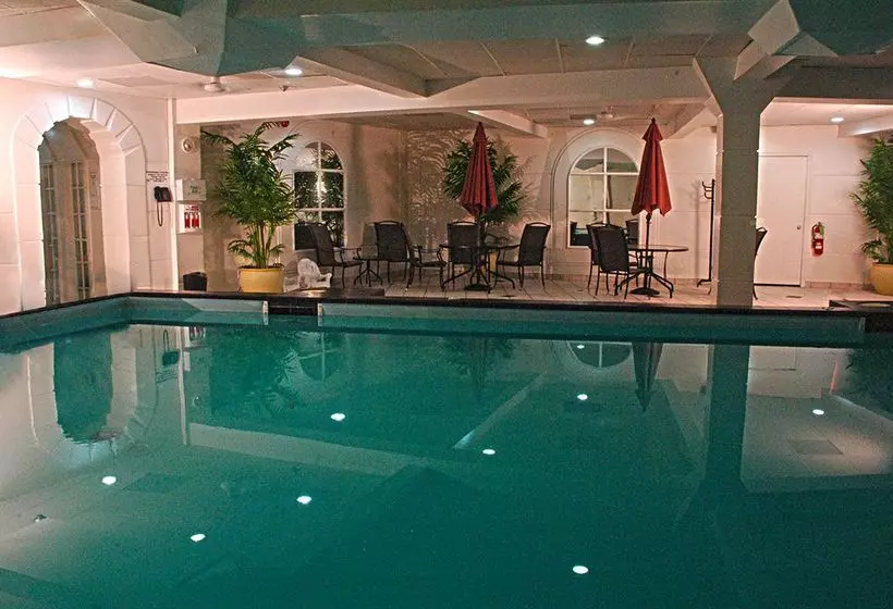 Отель Ambassador Sudbury