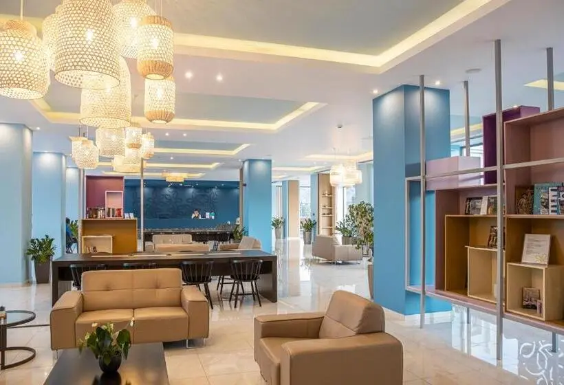 Hotelli Asterias Beach Resort