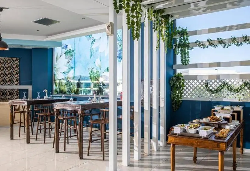 Hotelli Asterias Beach Resort