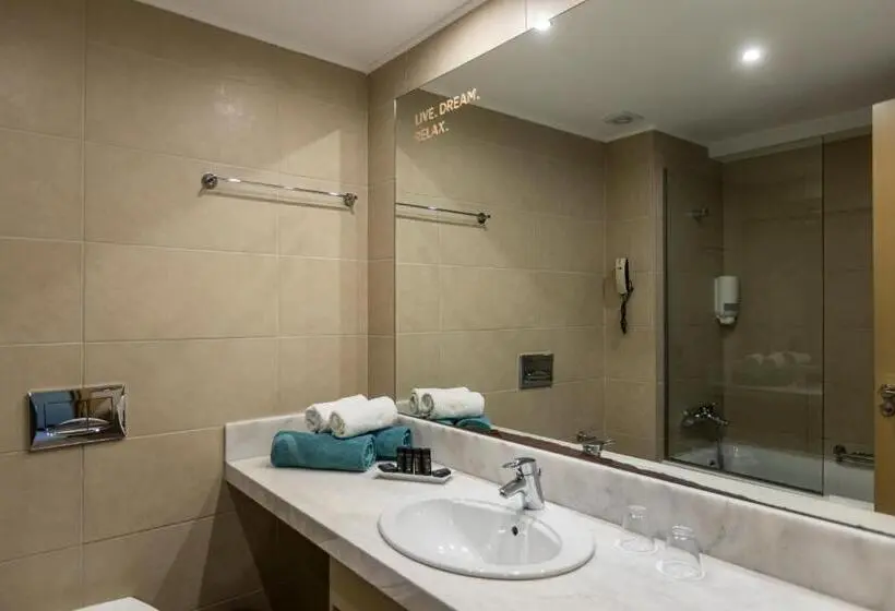 Hotelli Asterias Beach Resort