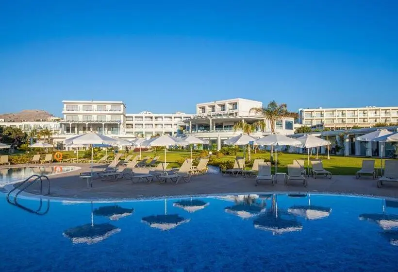 Hotelli Asterias Beach Resort