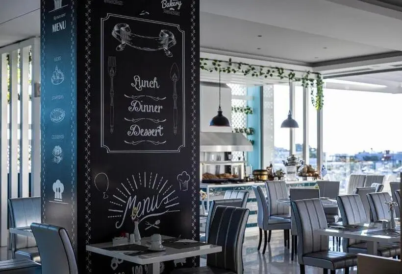 Hotelli Asterias Beach Resort