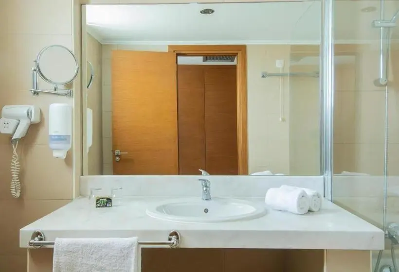 Hotelli Asterias Beach Resort