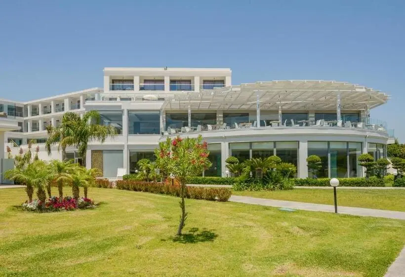 Hotelli Asterias Beach Resort